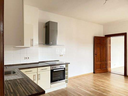 Küche mit Einbauküche.JPG