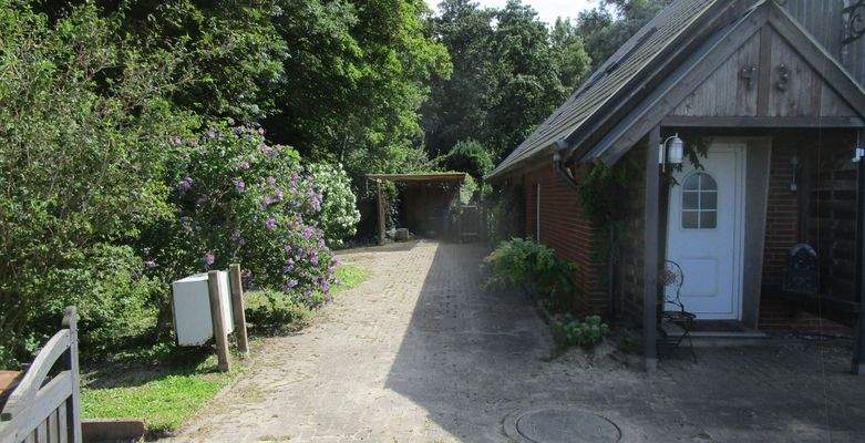 33. Hausauffahrt..JPG