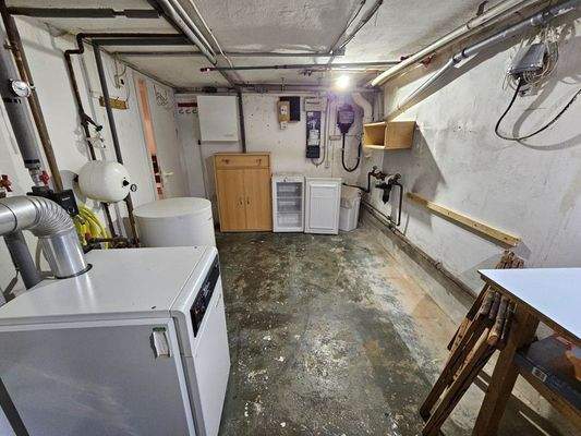 Kellerraum Heizung (1)