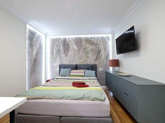 202 Bett, Kommode (1 von 1).jpg