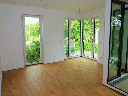 Wohnzimmer mit Grünblick