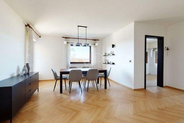 Virtuelles Staging Essbereich