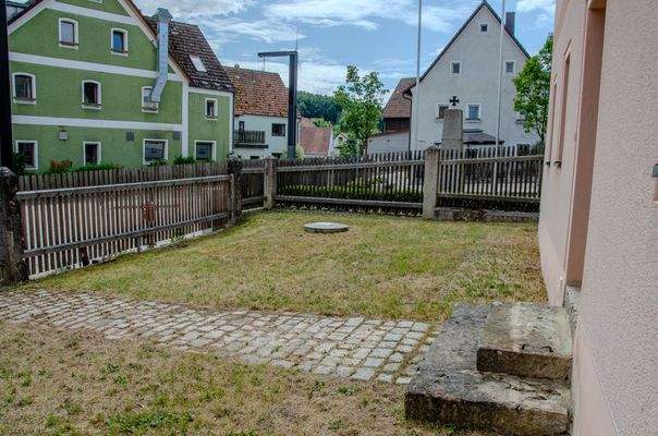 Garten Südseite mit Erdtank