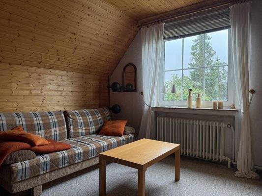 das größte Zimmer im Dachgeschoss mit ca. 14 m²