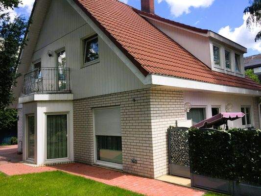 Hausansicht mit dem Balkon