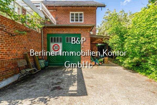 Außenansicht Garage