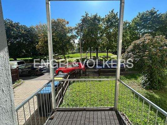 Balkon straßenseitig