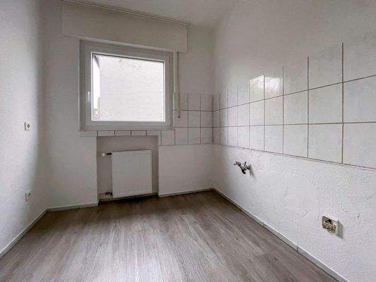 Küche mit Speisekammer