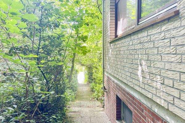 Weg vom Haus zur Straße