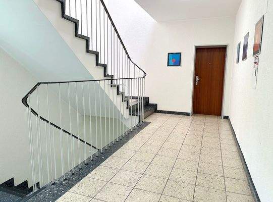 im 6. Obergeschoss gelegen.