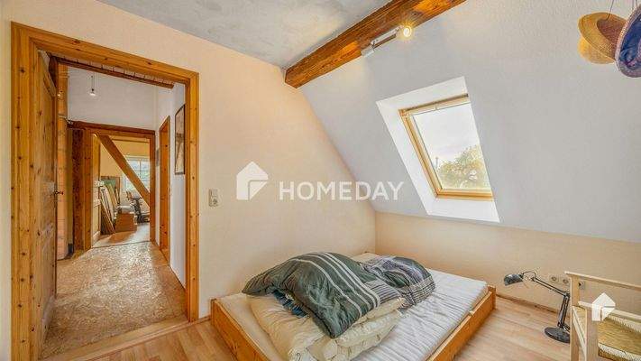 1. OG Schlafzimmer 1 2