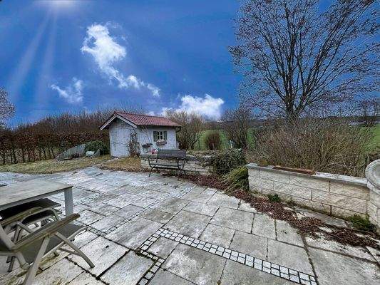 sonnige und idyllische Terrasse