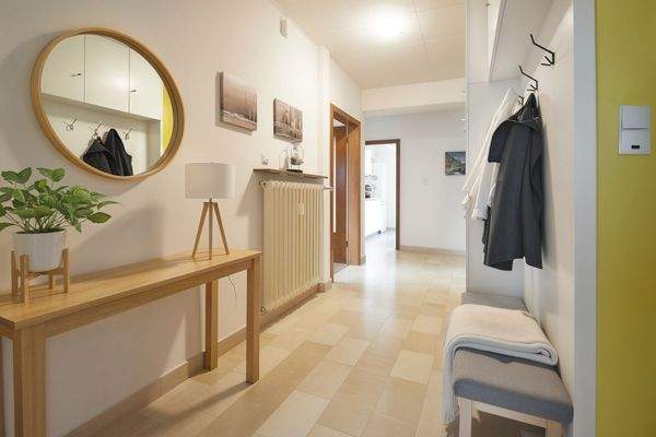 Eingangsbereich (EG) - (KI generiert)