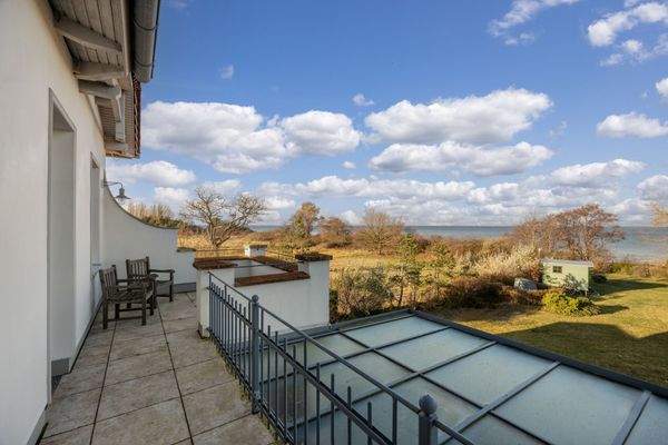 Moderne Bäderstil-Strandvilla in direkter Ostseelage mit eigenem Strandzugang DAHLER Rostock