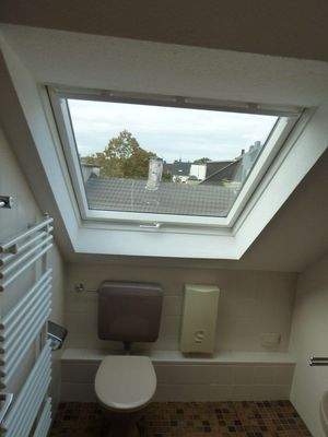 Badezimmer: WC mit Fenster