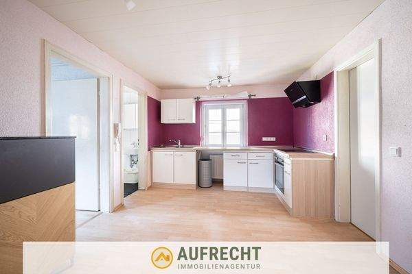 großzügige Einbauküche 1. OG links