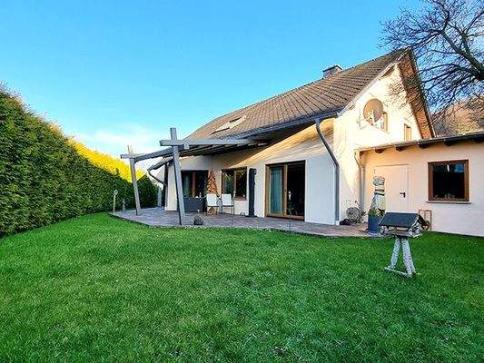 Attraktives EFH mit großzügigem Raumkonzept