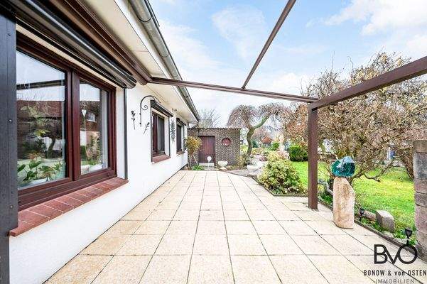 Terrasse mit Überdachung