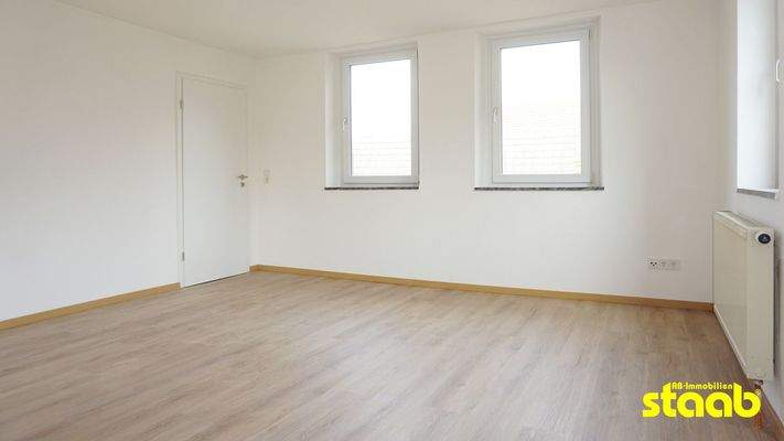 weiter Ansicht Wohnzimmer