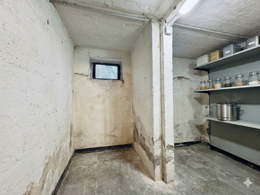 UG Flur und Vorratsraum