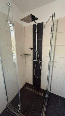 Dusche OG.jpeg
