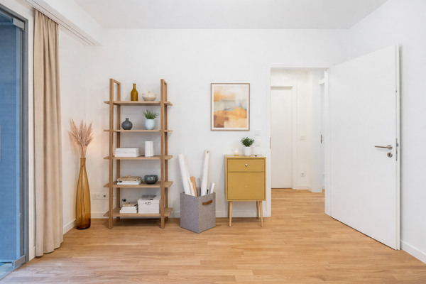 Arbeitszimmer KI basiert möbliert 