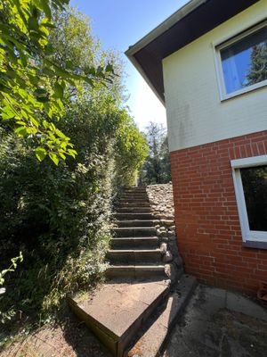 Seitenaufgang zum Garten 