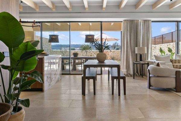 Blick in den Wohn- und Kochbereich