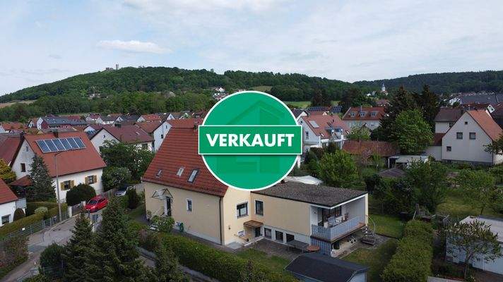 Unterhalb der Burg Wolfstein im Stadtteil Mühlen gelegen
