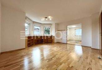 Wohnzimmer mit Erker