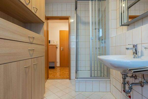 Tageslichtduschbad (2)