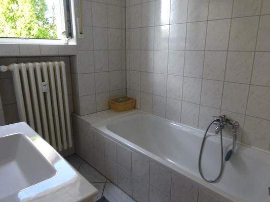 Erdgeschoss - Badezimmer