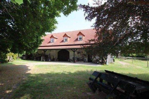 Blick zur Partyscheune