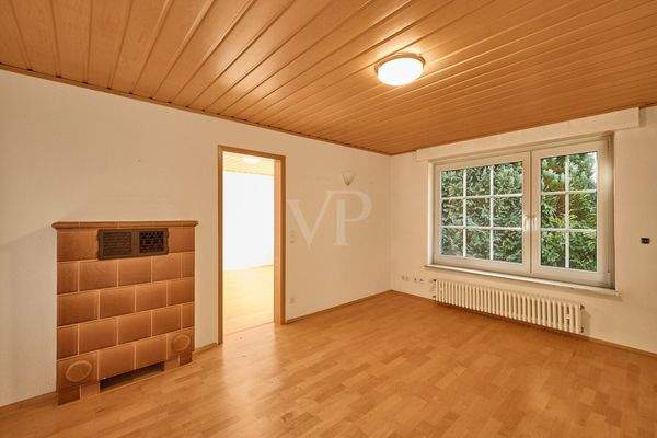 Zimmer 2 mit Kachelofen EG