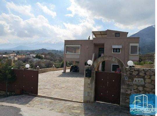 Kreta, Melidoni: Großzügiges und luxuriös gebautes Haus im Apokoronas zu verkaufen