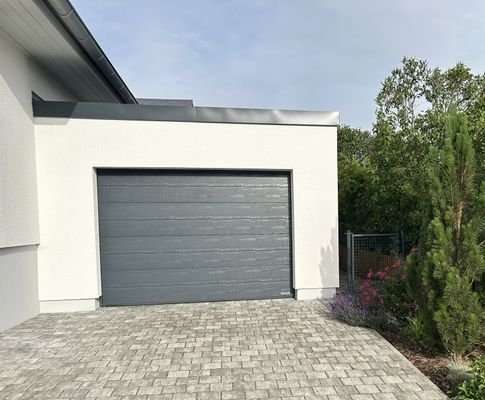 Garage.JPEG
