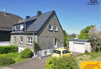 Doppelhaushälfte mit Garage