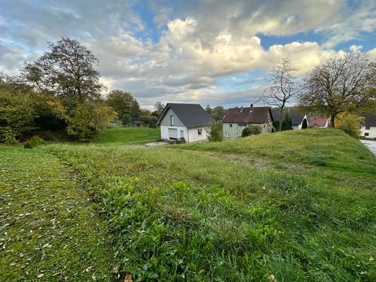 Grundstück mit Garage / Werkstatt