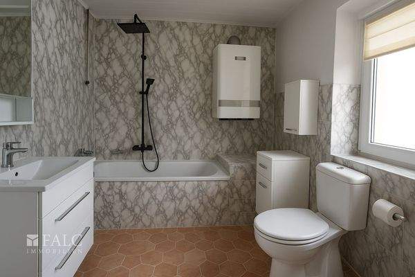 tageslichthelles Badezimmer