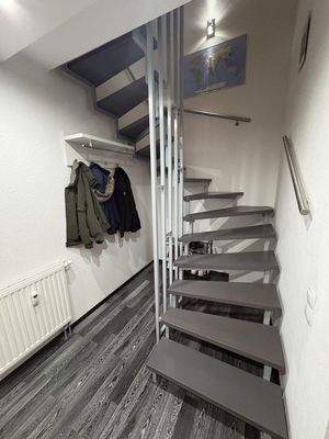 Garderobe und Treppe