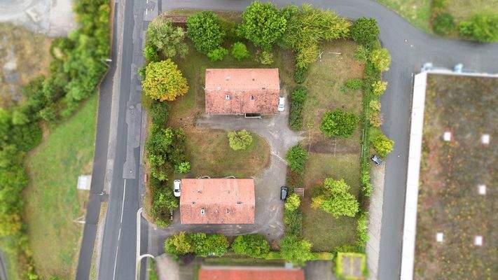 Blick von oben auf das Grundstück