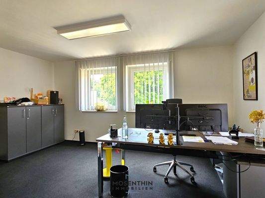 Büro im OG
