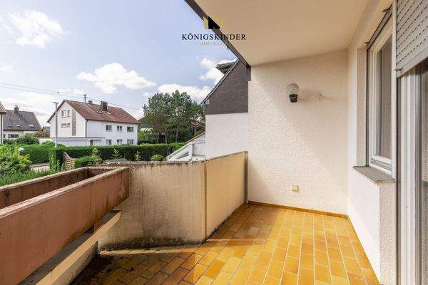 Morgensonne bei einer Tasse Kaffee genießen