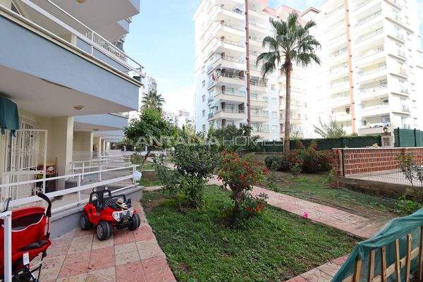 Garden Floor Flat for Sale in Beyazgül Complex, Mersin Tece