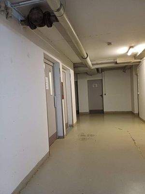 Zugang auch über Eingang KG zum Aufzug möglich