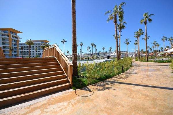 Apartment in Azura World Residence Near the Sea in Türkler