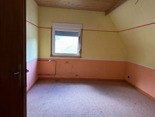 Schlafzimmer / Durchgangszimmer OG