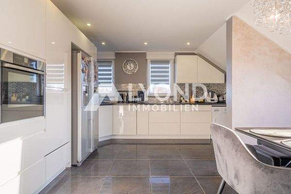 Küche und Essbereich OG