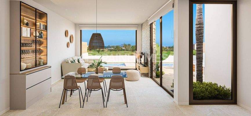 Stylish Flats with Sea Views in Los Alcázares Golf Resort