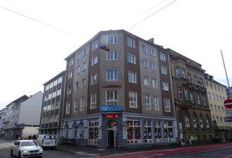 Straßenansicht Eckgrundtück